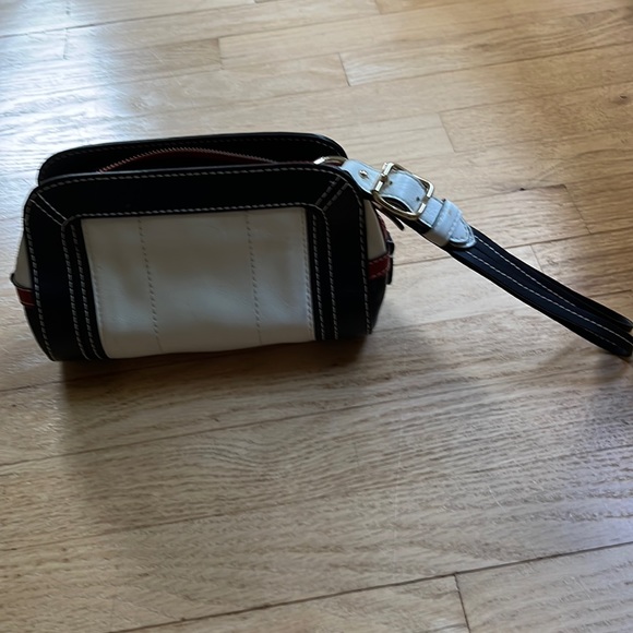 Brooks Brothers leather wristlet